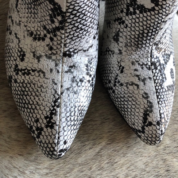 Wetkiss black and white Faux Lizard ankle boots sz 9 - Picture 4 of 8